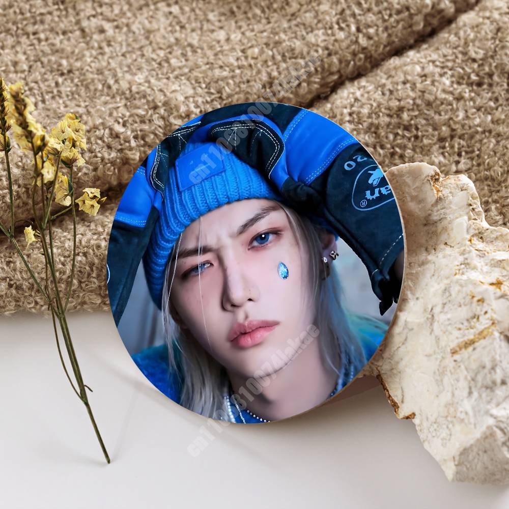 F-Felix L-Lee Yong Bok Kpop Ru – Desk Setup Kpop Bewertung und Preis