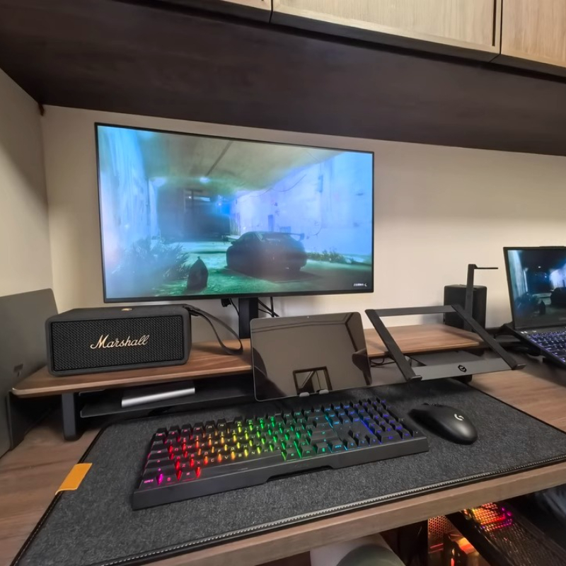 Modularer Monitor-Riser-Stände – Desk Setup Black And Wood Bewertung und Preis